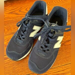Men’s New Balance Navy and White Classic 574 Sneakers US9.5